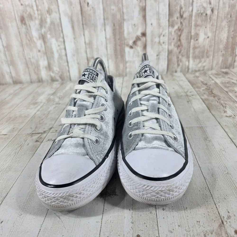 Converse Chuck Taylor All Star Silver Velvet Low Top Sneakers 557990F Womens 7‎ - Picture 4 of 8